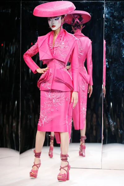 Look 1